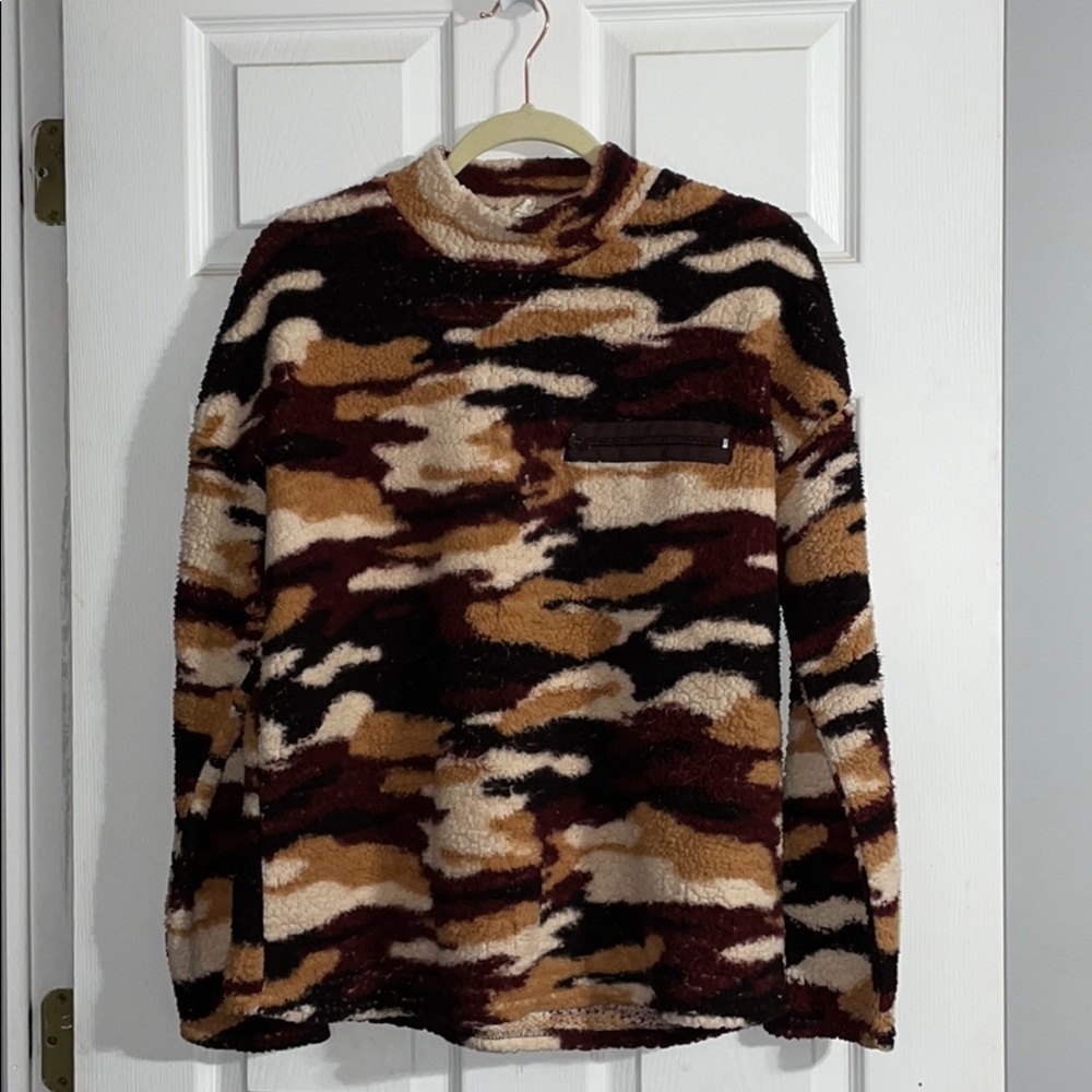 Camouflage Sherpa